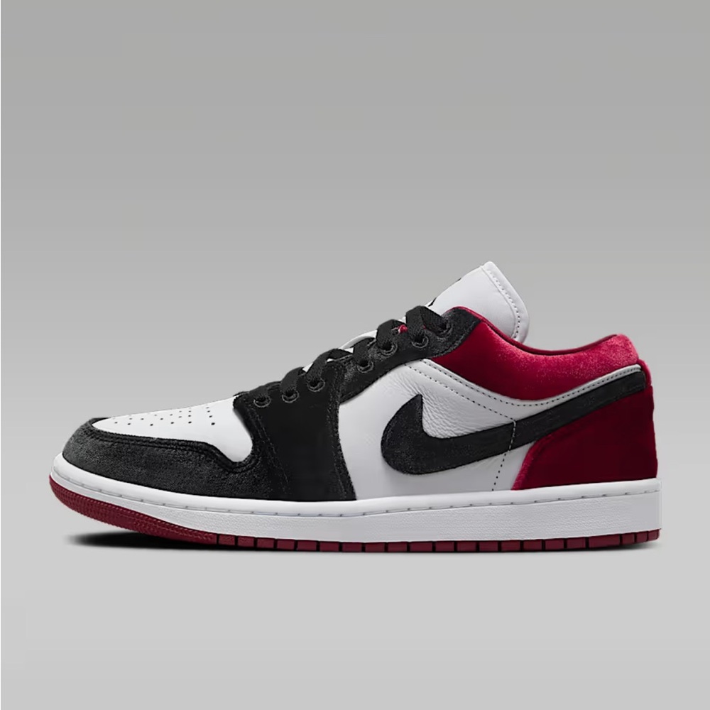 Air Jordan 1 Low SE - size 8